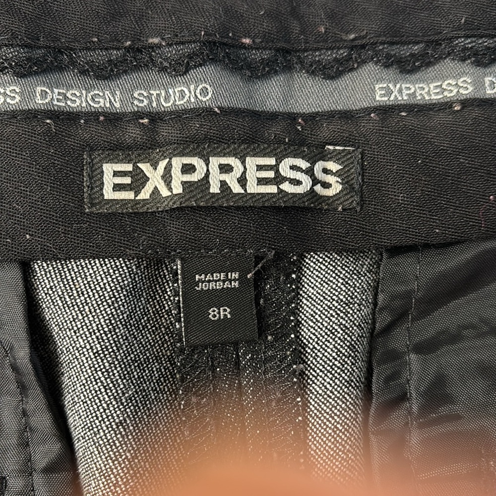 EXPRESS - Picture 4 of 8